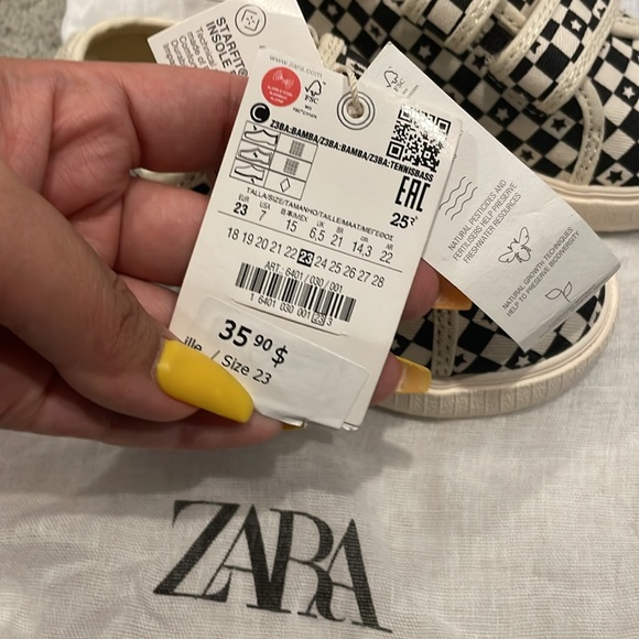 Baby Zara - Picture 2 of 3